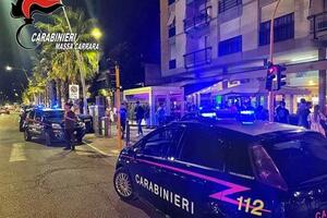 Pusher arrestato in pieno centro a Massa da una coppia di carabinieri fuori servizio