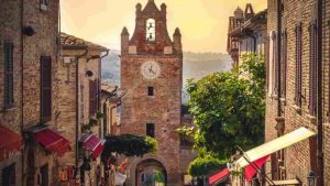 Il-borgo-piu-romantico-dItalia-Depositphotos-lagazzettadimassaecarrara.it