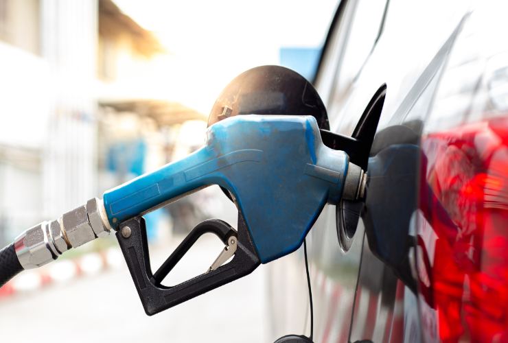 Fare benzina
