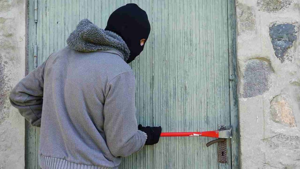 Furto in casa - Lagazzettadimassaecarrara.it