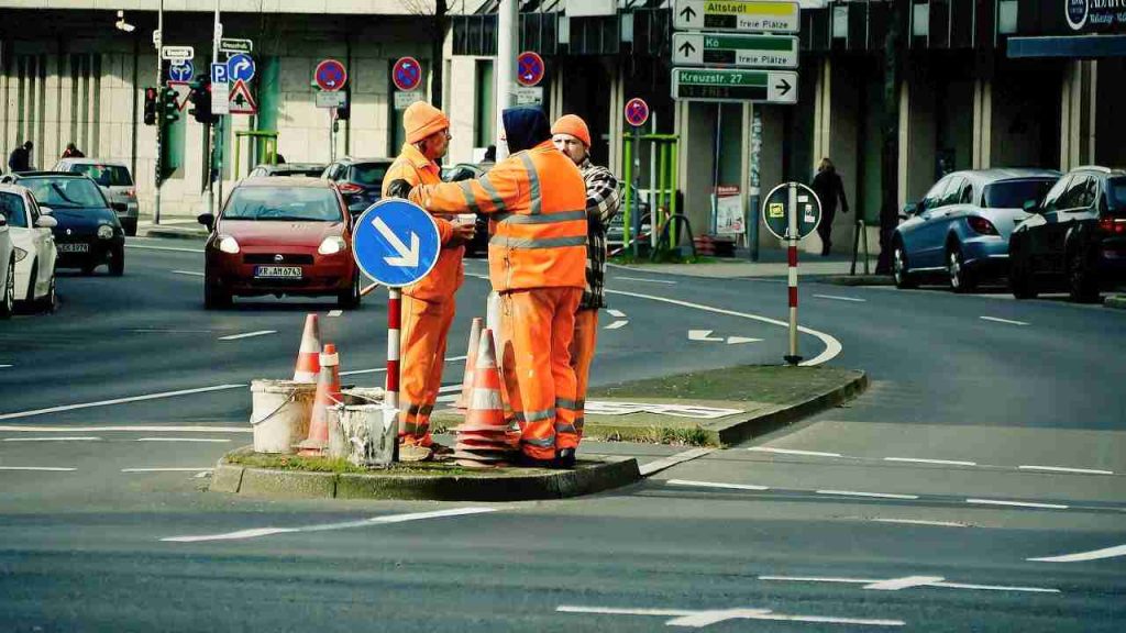 Interventi alla viabilità - Lagazzettadimassaecarrara.it