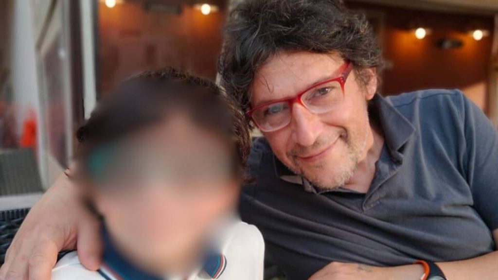 Marco Lenzoni con il figlio - Lagazzettadimassaecarrara.it