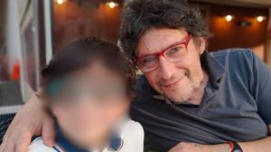Marco Lenzoni con il figlio - Lagazzettadimassaecarrara.it