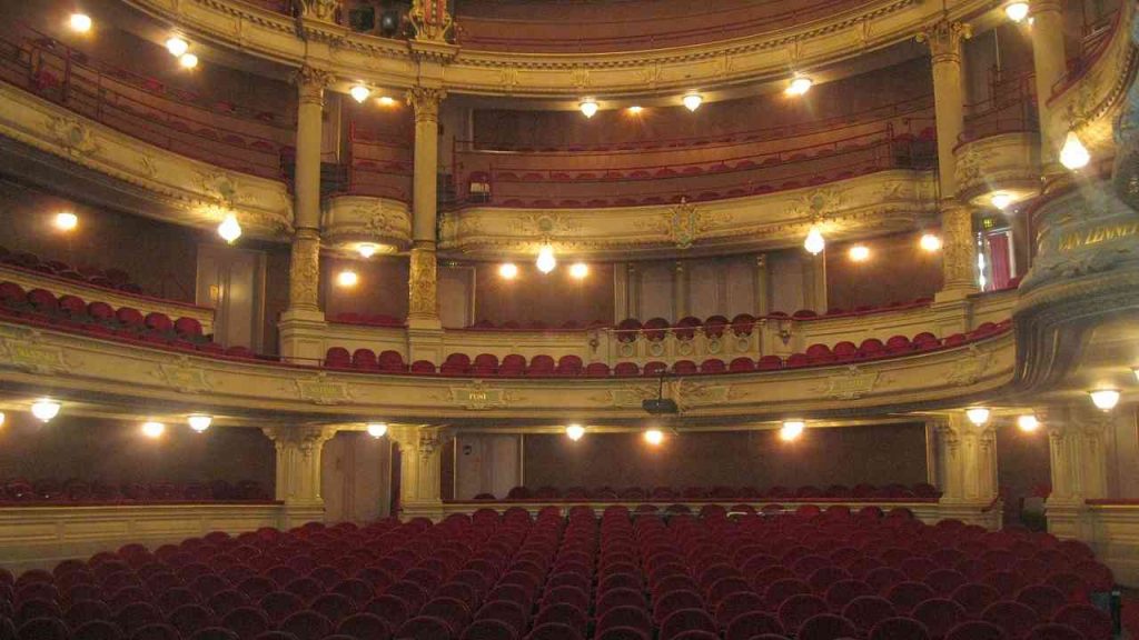 Teatro - Lagazzettadimassaecarrara.it