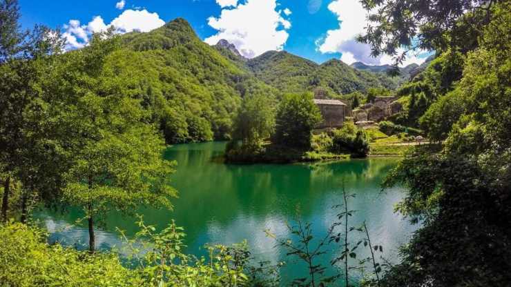 toscana da scoprire, il lago di braies