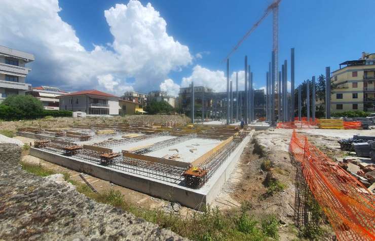 Cantiere a Marina di Carrara - Lagazzettadimassaecarrara.it
