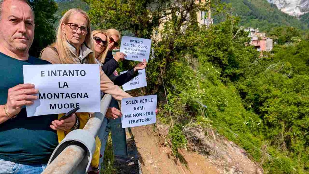 Frana ad Altagnana - Lagazzettadimassaecarrara.it