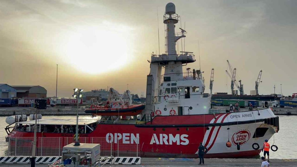 Sbarco di migranti - Lagazzettadimassaecarrara.it