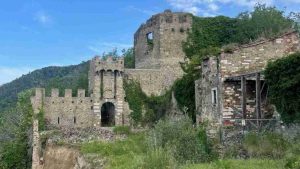 Castello di Moneta - Lagazzettadimassaecarrara.it