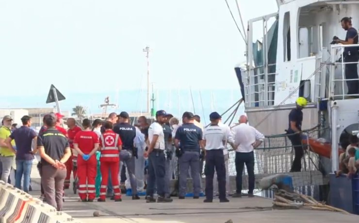 Migranti - Lagazzettadimassaecarrara.it