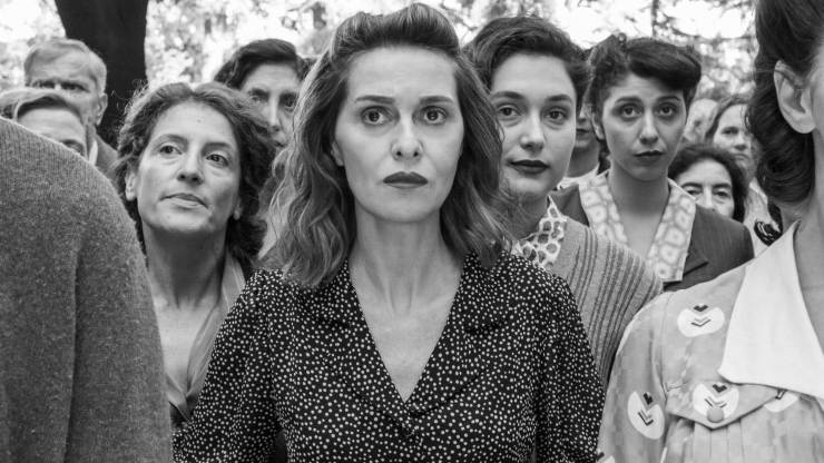 Un frame del film _C'è ancora domani_ - Lagazzettadimassaecarrara.it