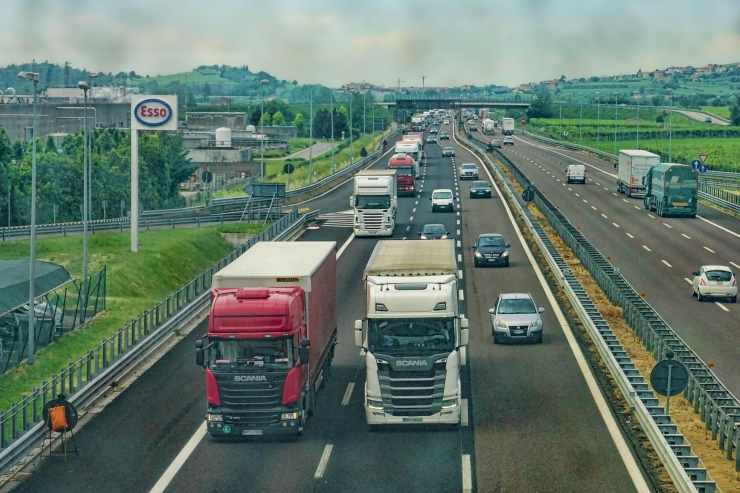camion e traspoto alimentare