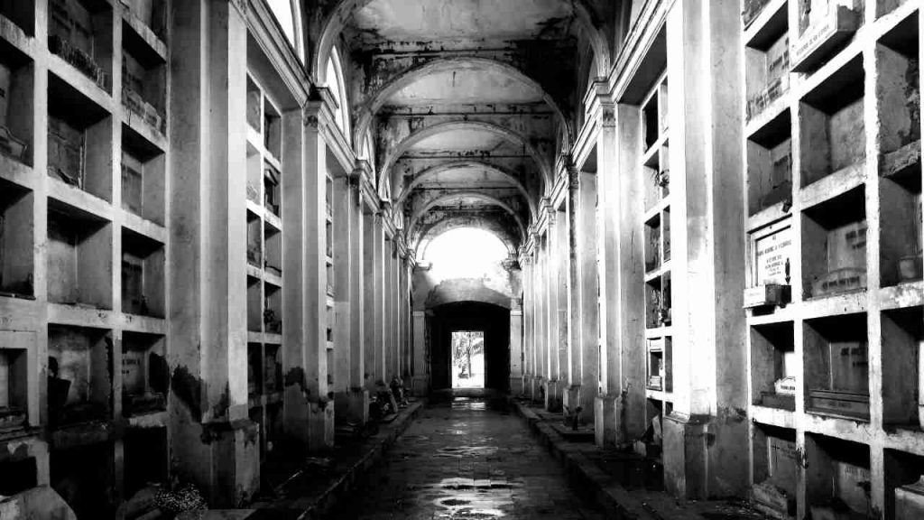 Cimitero - Lagazzettadimassaecarrara.it
